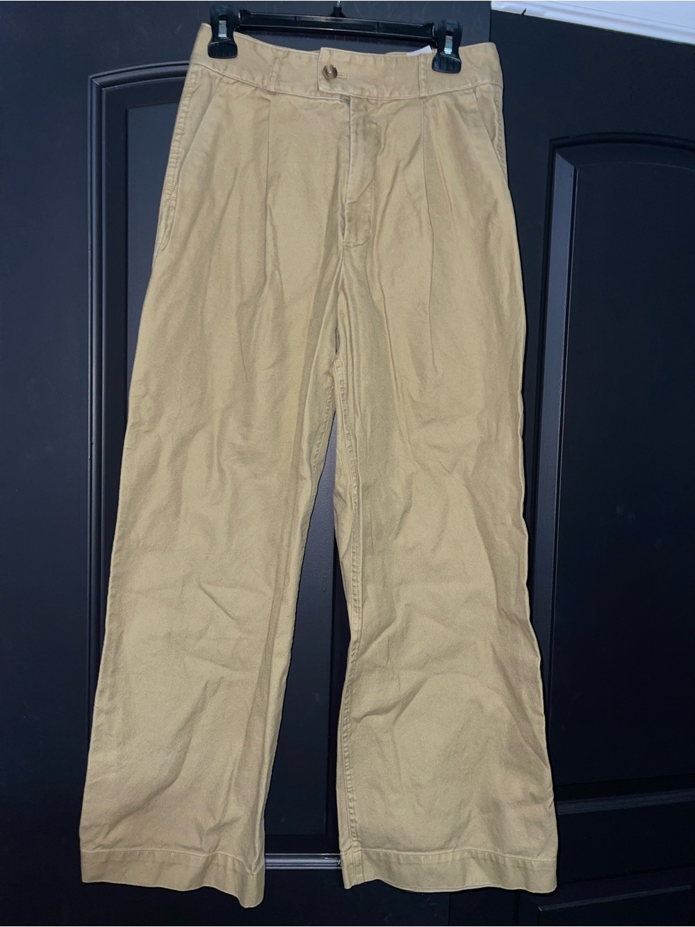 Banana Republic Women’s Tan Chino Pants